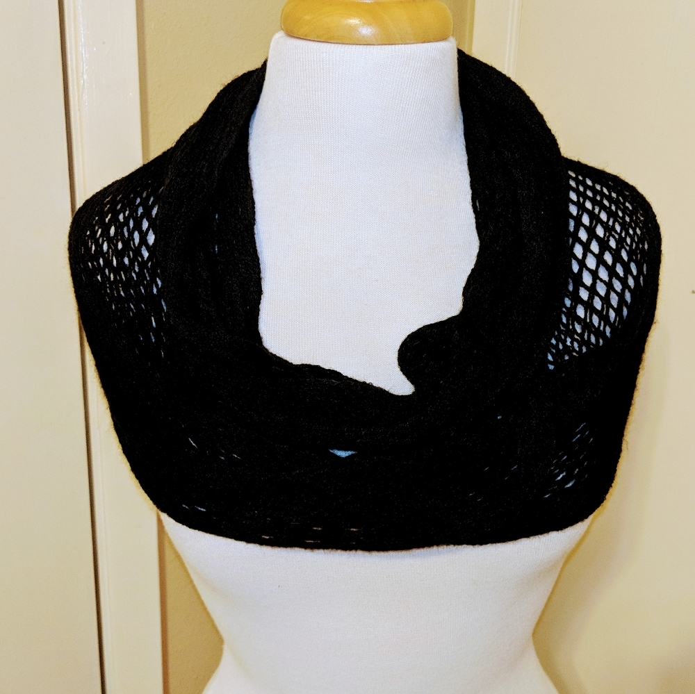 3/$15 Fishnet Infinity scarf - Picture 2 of 5